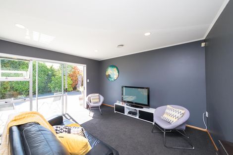 Photo of property in 11 Dorset Crescent, Hokowhitu, Palmerston North, 4410