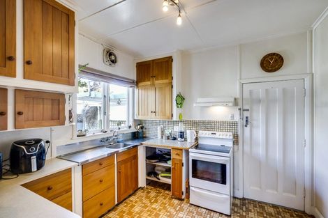 Photo of property in 4 Logan Avenue, Marewa, Napier, 4110