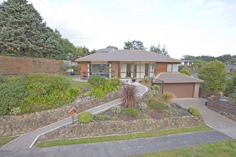 Photo of property in 1 Springdale Grove, Fitzherbert, Palmerston North, 4410