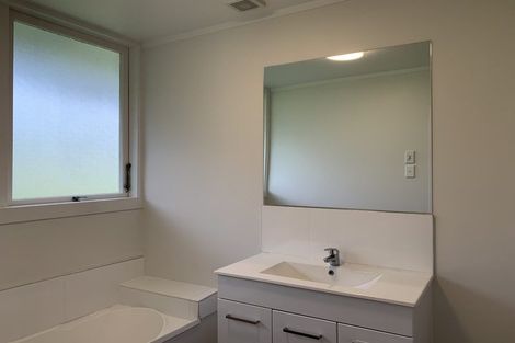 Photo of property in 4130 Great North Road, Glendene, Auckland, 0602