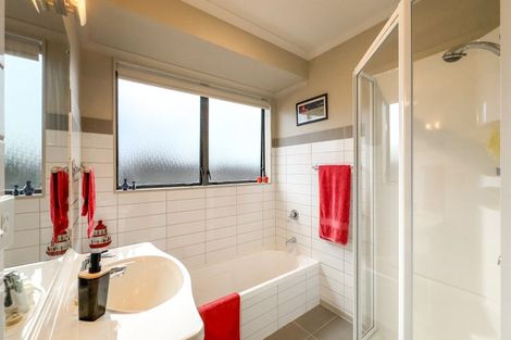 Photo of property in 10 Merrimana Drive, Thames, 3500