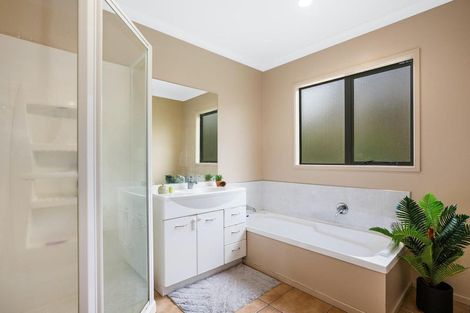 Photo of property in 9 Aspiring Terrace, Aotea, Porirua, 5024