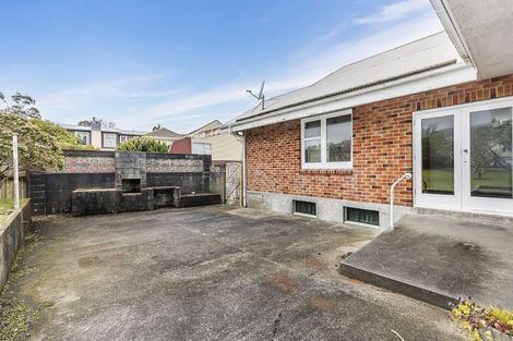 Photo of property in 5 Coates Street, Tawa, Wellington, 5028