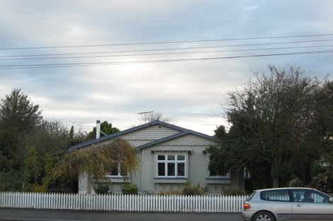 Photo of property in 98 Clyde Street, Balclutha, 9230