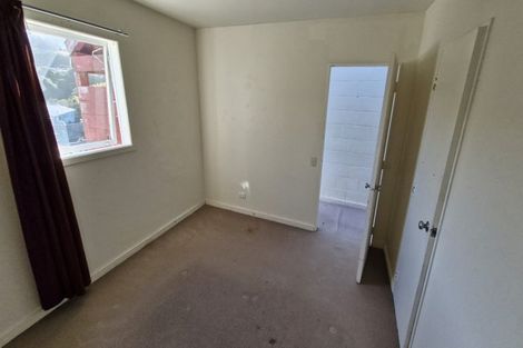 Photo of property in 2/112 Dowse Drive, Maungaraki, Lower Hutt, 5010