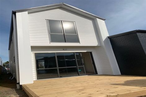 Photo of property in 10 Tapuwae Way, Mangere Bridge, Auckland, 2022