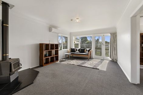 Photo of property in 28 Freemans Road, Otaki, 5512