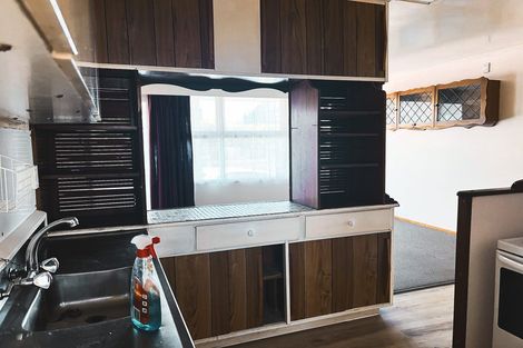 Photo of property in 81 Pupuke Road, Northcote, Auckland, 0627