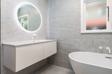 Photo of property in 94 Avondale Road, Avondale, Christchurch, 8061