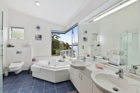 Photo of property in 28 Molyneux Close, Whitby, Porirua, 5024