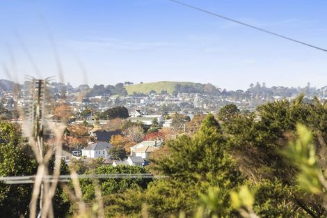 Photo of property in 186b Old Titirangi Road, Titirangi, Auckland, 0604