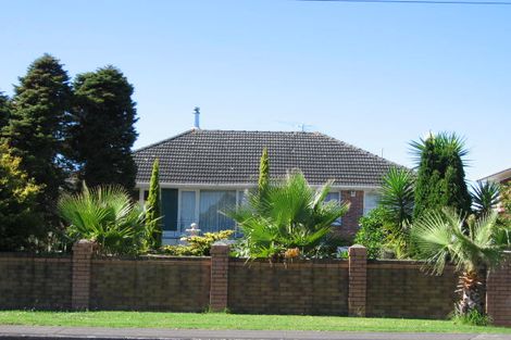 Photo of property in 103 Te Atatu Road, Te Atatu South, Auckland, 0610