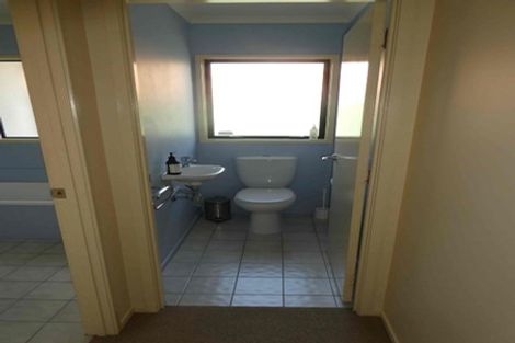 Photo of property in 42 Triangle Road, Massey, Auckland, 0614