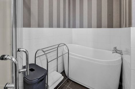 Photo of property in 94 South Road, Manaia, 4612