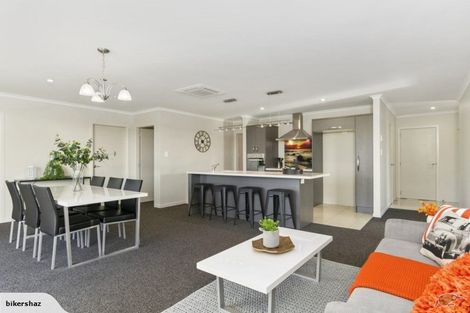 Photo of property in 10 Selliera Place, Papamoa Beach, Papamoa, 3118