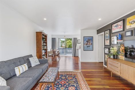 Photo of property in 2 May Avenue, Te Atatu South, Auckland, 0610