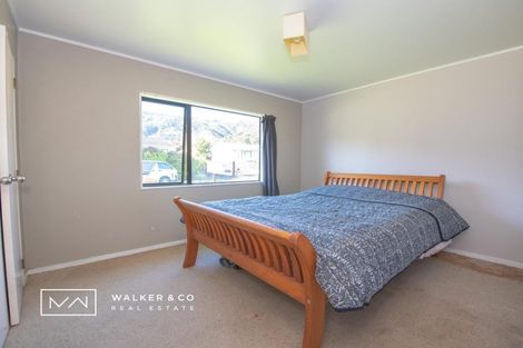 Photo of property in 1/1 Glenbrook Grove, Naenae, Lower Hutt, 5011