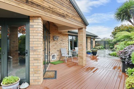 Photo of property in 12 Belgrove Place, Parklands, Christchurch, 8083