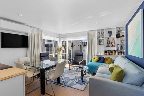 Photo of property in 8/32 Cranmer Square, Christchurch Central, Christchurch, 8013