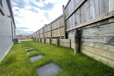 Photo of property in 11 Mata Road, Massey, Auckland, 0614