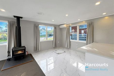 Photo of property in 50 Rehia Road, Massey, Auckland, 0614
