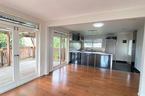 Photo of property in 15 Ennis Avenue, Pakuranga Heights, Auckland, 2010