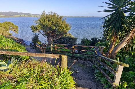 Photo of property in 20 Manaia View Road, One Tree Point, 0118