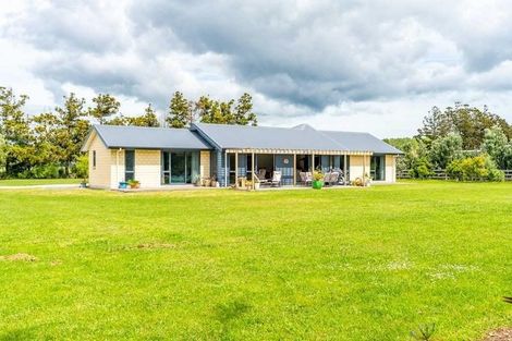Photo of property in 25 Johnson Point Road, Waipu, 0582