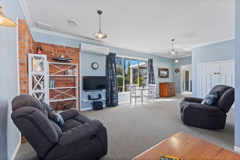 Photo of property in 17 Paterson Street, Pahiatua, 4910