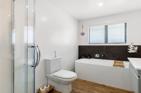 Photo of property in 15 Leicester Street, Jacks Point, 9371