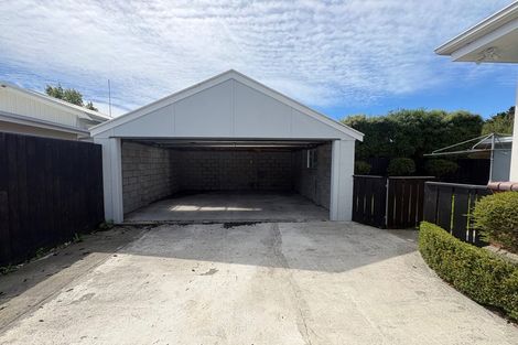 Photo of property in 205 Centaurus Road, Saint Martins, Christchurch, 8022