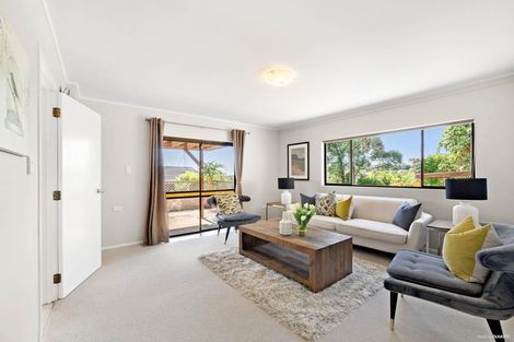 Photo of property in 6 Valdese Rise, Browns Bay, Auckland, 0630