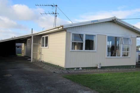 Photo of property in 11 Iredale Road, Hawera, 4610