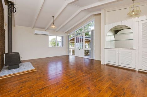 Photo of property in 6 Braeburn Place, Takanini, 2112