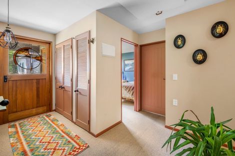 Photo of property in 6 Meadowbrook Place, Wanaka, 9305