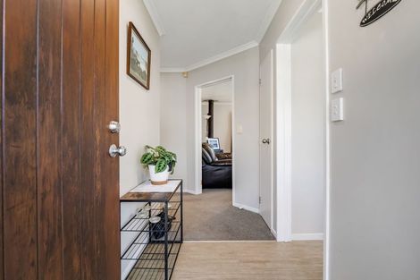 Photo of property in 32 Somerset Crescent, Highbury, Palmerston North, 4412