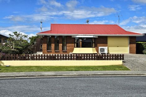 Photo of property in 18 Crossleigh Crescent, Balclutha, 9230
