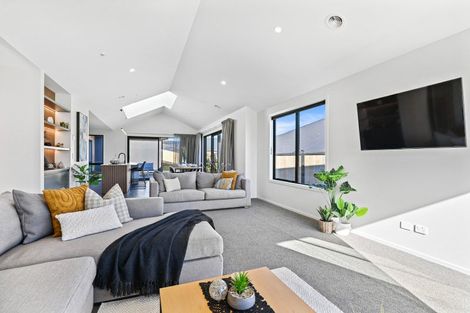 Photo of property in 37 Jack Hanley Drive, Jacks Point, Queenstown, 9371