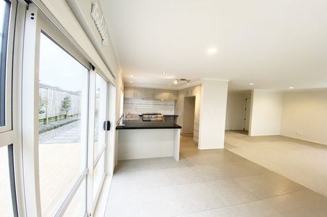 Photo of property in 33 Kensway Drive, Flat Bush, Auckland, 2016