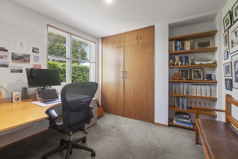 Photo of property in 41 Old Lake Road, Narrow Neck, Auckland, 0624