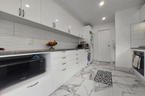 Photo of property in 5/24 Eastglen Road, Glen Eden, Auckland, 0602