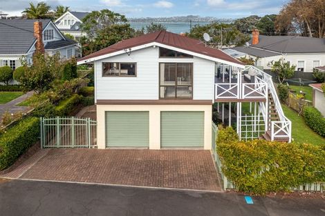 Photo of property in 2a Takarunga Road, Devonport, Auckland, 0624