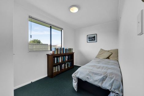Photo of property in 18 Pohutukawa Drive, Opunake, 4616