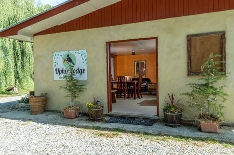 Photo of property in 1 Macdonald Street, Ophir, Omakau, 9393