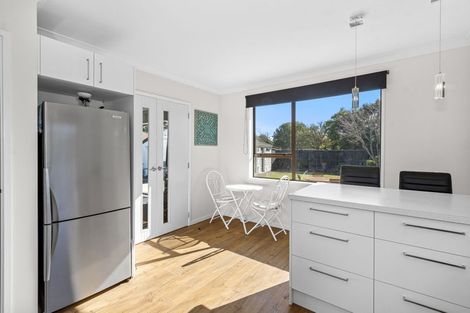 Photo of property in 53 Solomon Avenue, Redwood, Christchurch, 8051