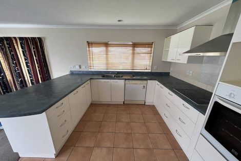 Photo of property in 25 Glenross Drive, Wattle Downs, Auckland, 2103