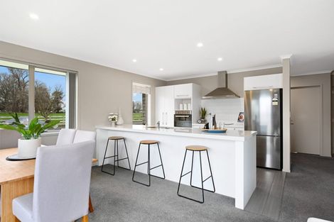 Photo of property in 41 Plescher Crescent, Leamington, Cambridge, 3432