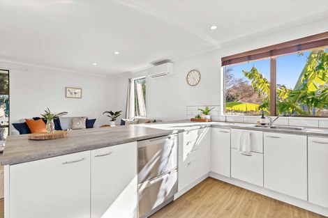 Photo of property in 1/26 Waiora Road, Stanmore Bay, Whangaparaoa, 0932