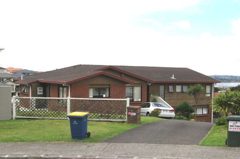 Photo of property in 27 Bernleigh Terrace, West Harbour, Auckland, 0618