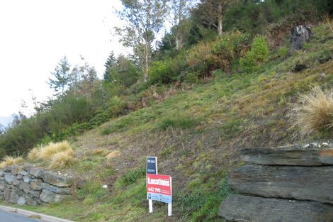 Photo of property in 12 Crichton Lane, Fernhill, Queenstown, 9300